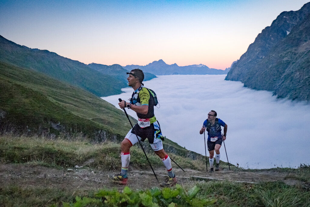 Julien Chorier dans la montée du Grand Col Ferret lors de l’UTMB 2016