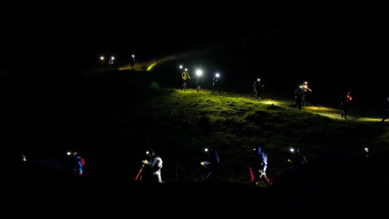 Coureurs de la TDS de nuit pendant l’UTMB Mont-Blanc
