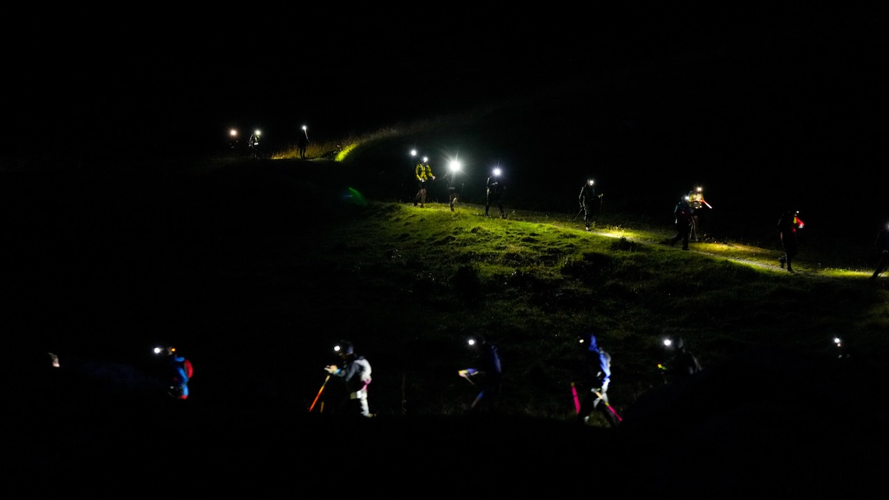 Coureurs de la TDS de nuit pendant l’UTMB Mont-Blanc
