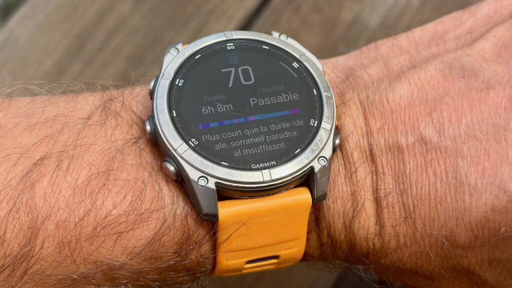 Score et qualité du sommeil affichés sur une Garmin Fenix 8