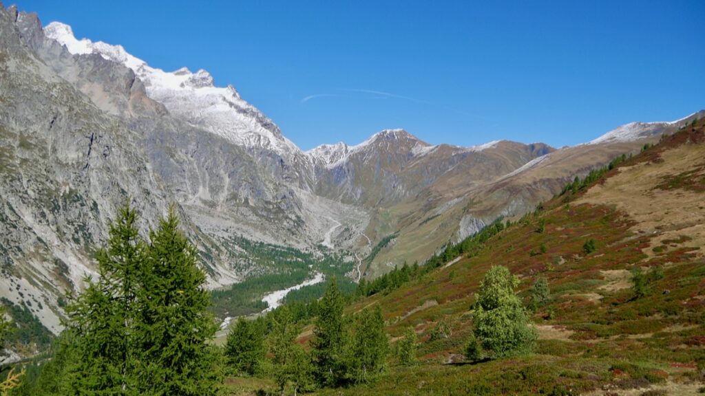 Paysage de montagne entre La Fouly et Trient